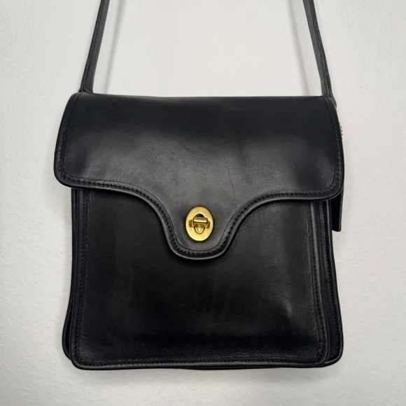 Coach Vintage Shelton Black Glove Tanned Leather Crossbody Bag Brass Hardware - Picture 2 of 11